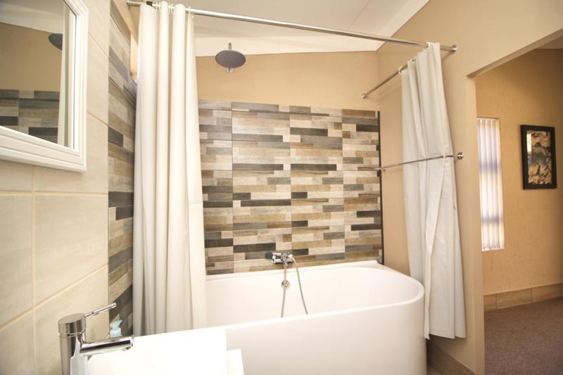 4 Bedroom Property for Sale in Reebok Western Cape